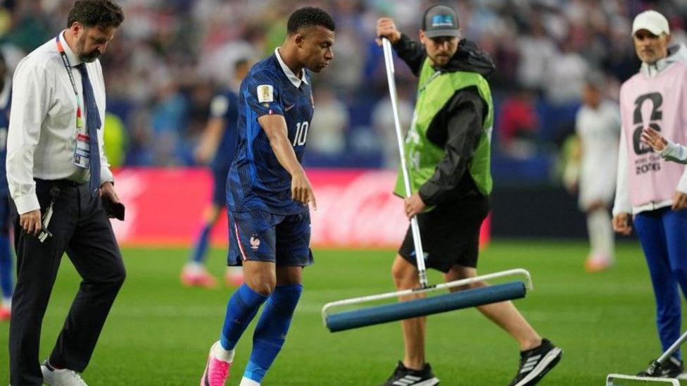 The Long Night in Philly: How France Conquered a Two-Hour Storm Delay