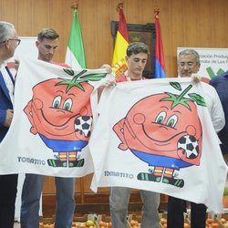 Spain’s World Cup Heroes Rewarded with Weight in Tomatoes