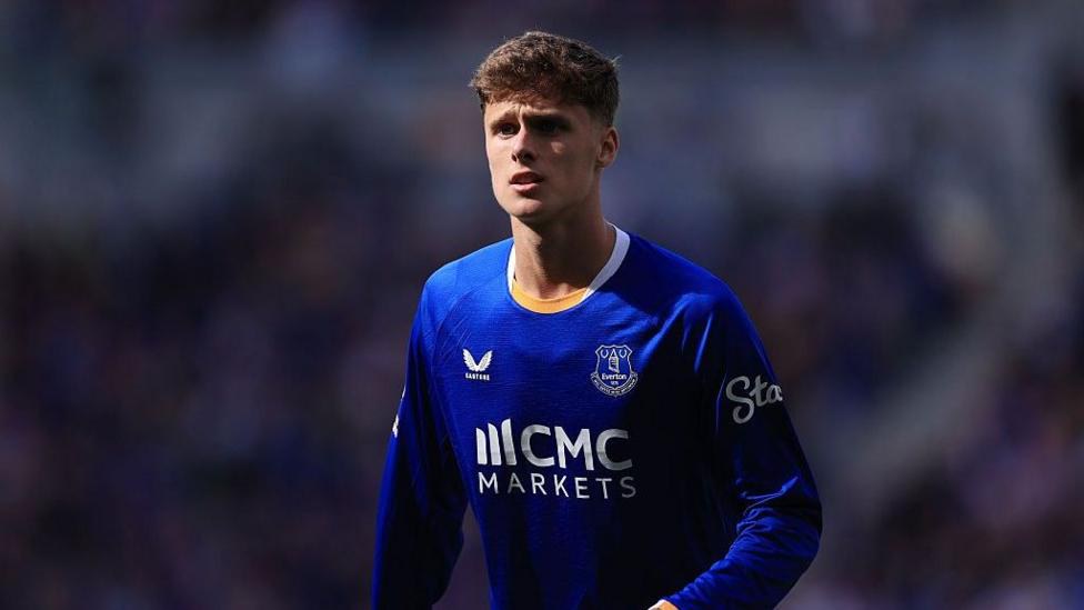 Forest Test Everton Resolve with Audacious £40m Armstrong Bid