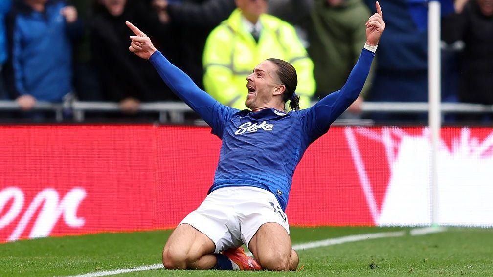 Transfer Deadline: Alvarez, Grealish and Zirkzee in Late-Window Chaos