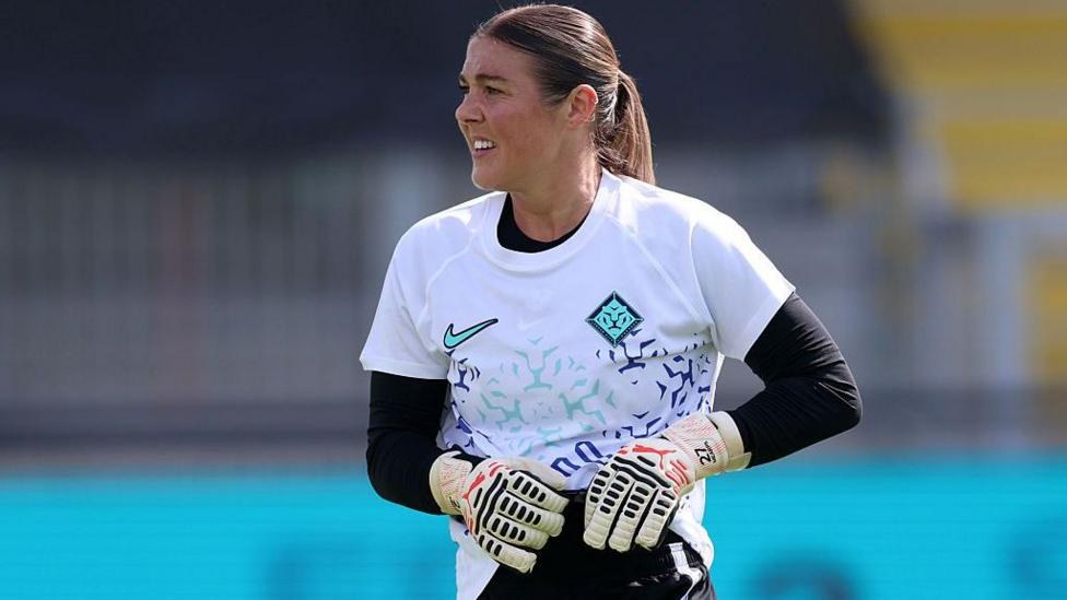 Mary Earps: England Star Targets Winning WSL Return Against Man Utd