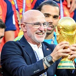 Spain Legend Luis de la Fuente Signs Massive Ten-Year Contract