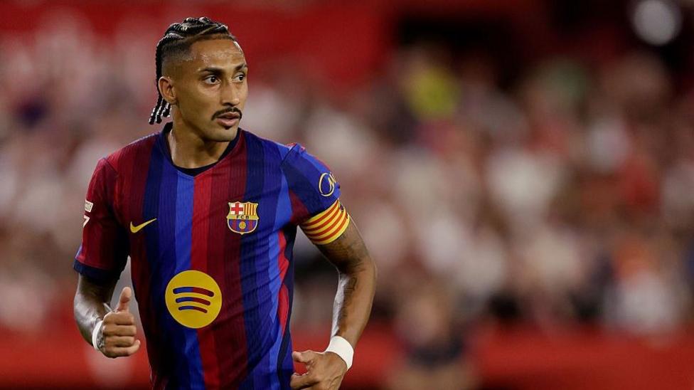 Raphinha Injury Blow Jolts Barcelona's Record-Breaking Campaign