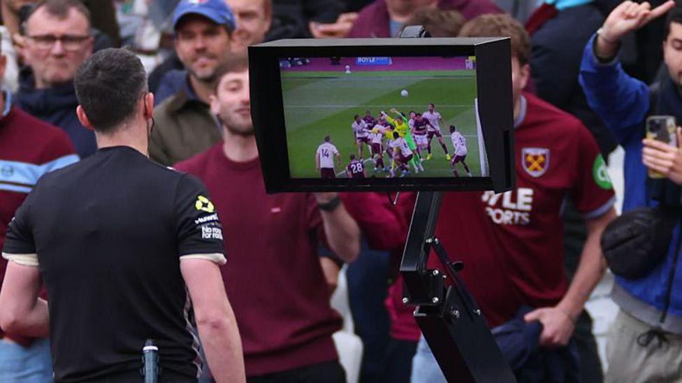 Webb Defends VAR Drama as Premier League Tackles Set-Piece Chaos
