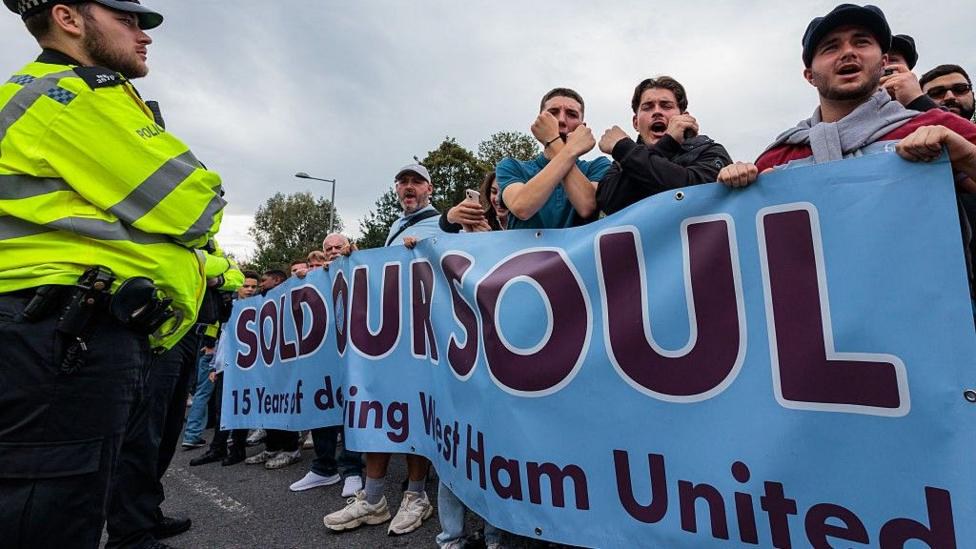 Nuno Stays: West Ham Gamble on Wolves Blueprint to Escape Championship