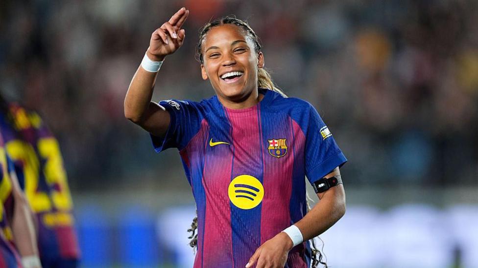 Vicky Lopez: The Benidorm Discovery Ready for Champions League Glory