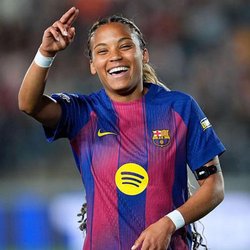 Vicky Lopez: The Benidorm Discovery Ready for Champions League Glory